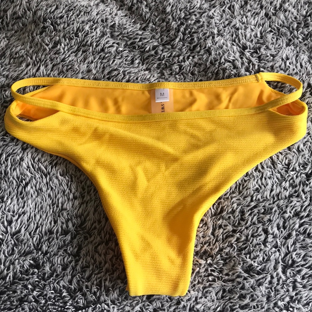 Bikini bottoms